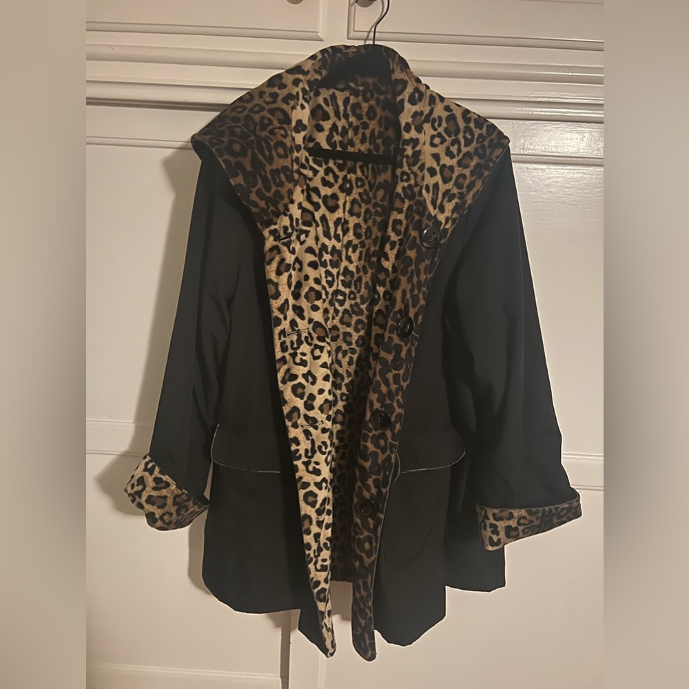 Classy and chic!  Jones of New York: over sized, reversible leopard raincoat